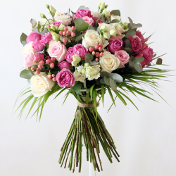 Rose, spray rose, hypericum, eustoma & green